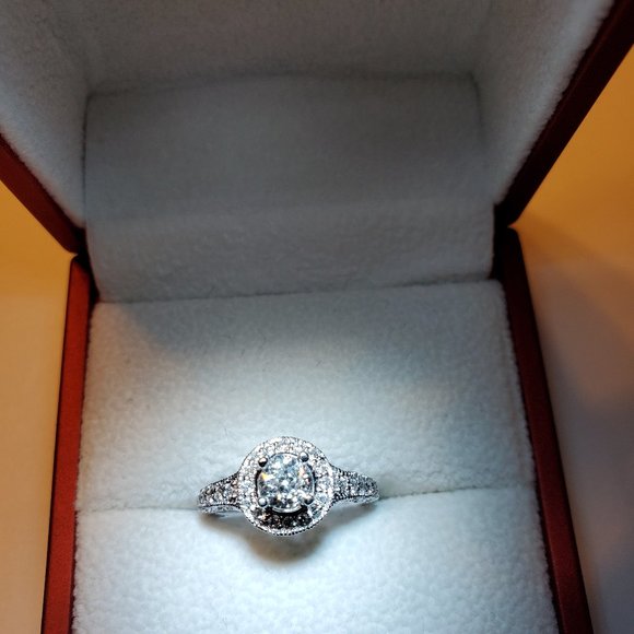 14K  WHITE  GOLD RING - Picture 4 of 8